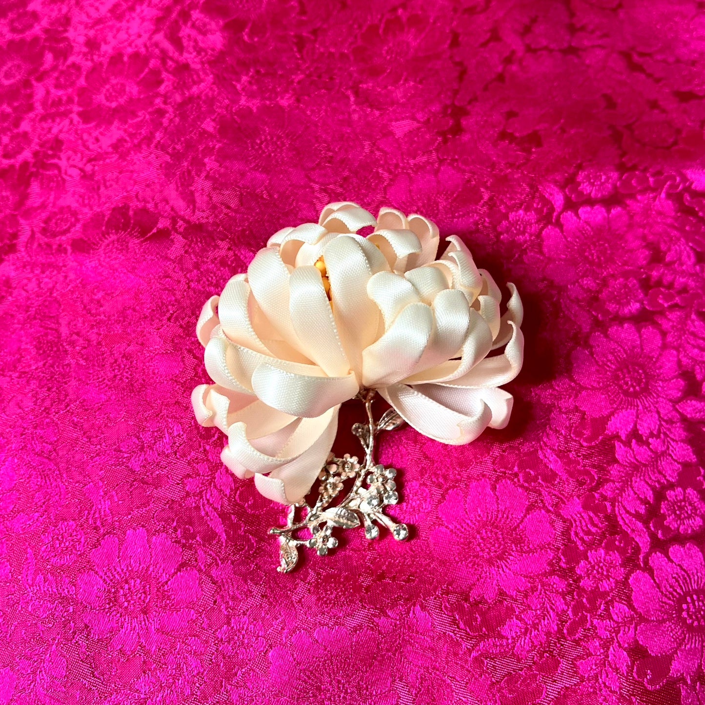 Kiku Broach