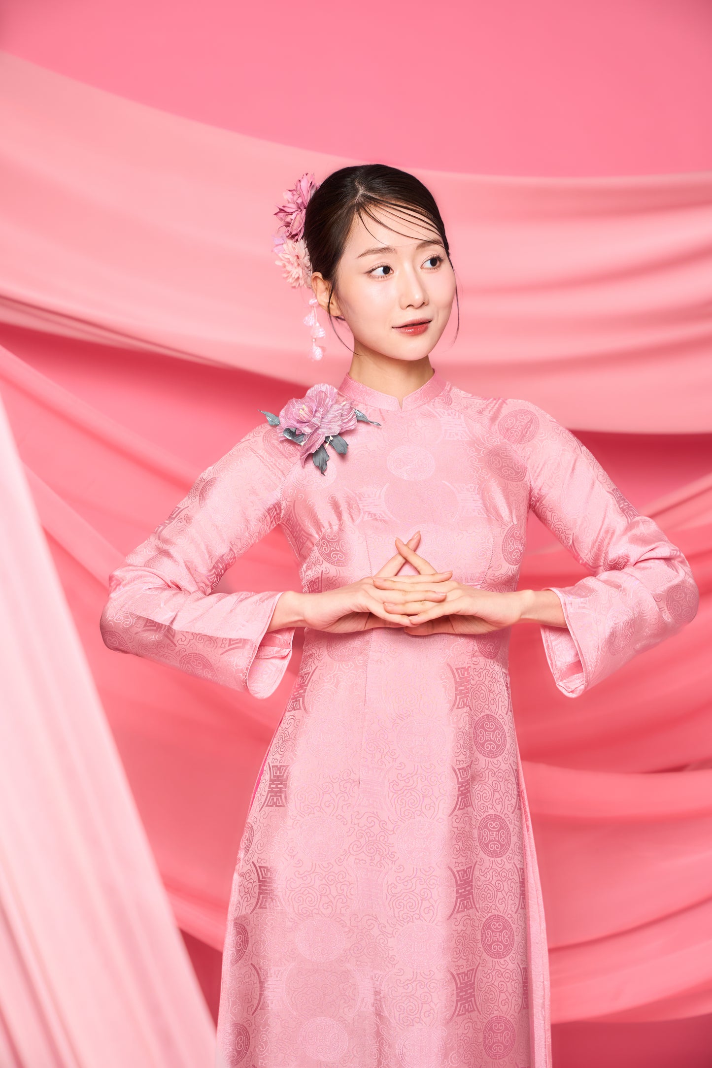 Tho Trien Hong: Ao Dai