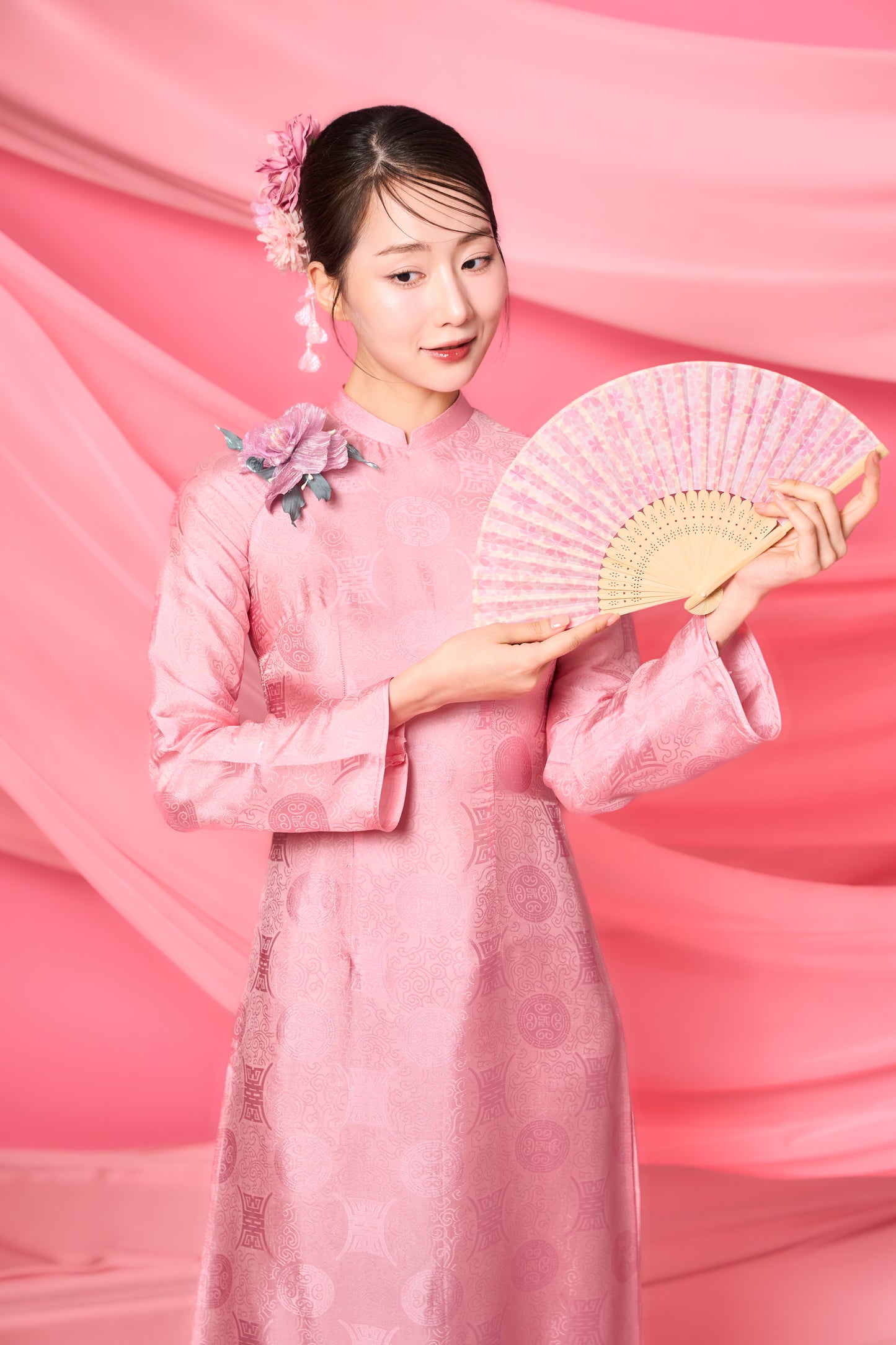 Tho Trien Hong: Ao Dai