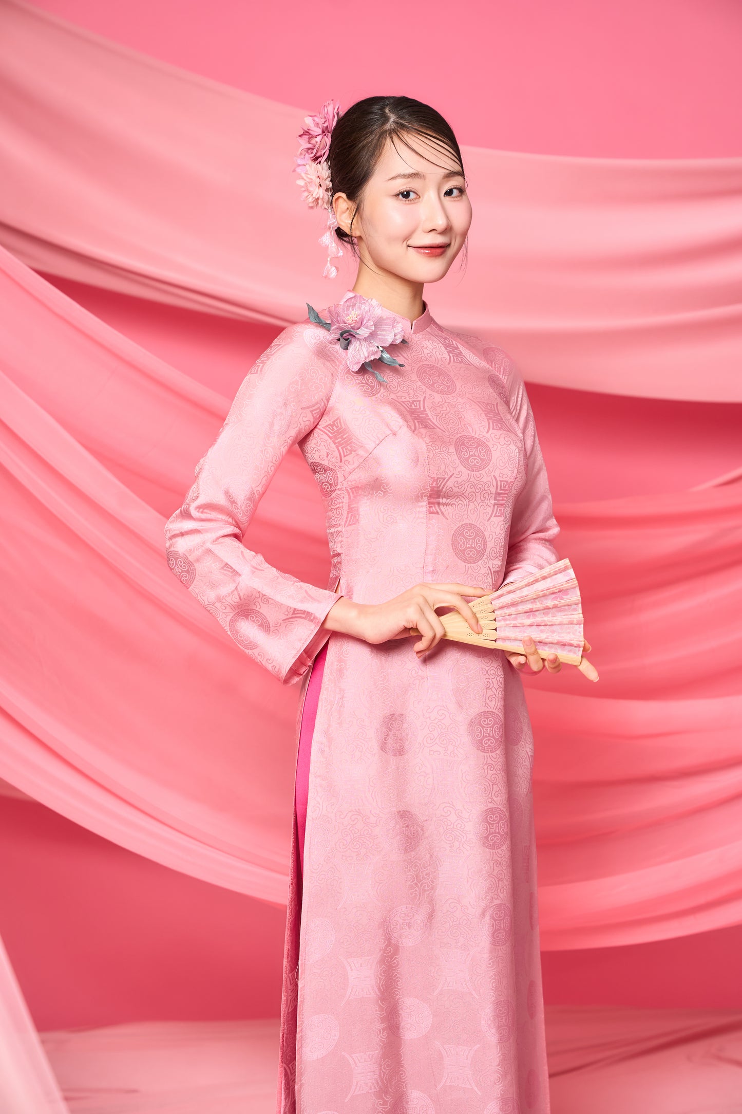 Tho Trien Hong: Ao Dai