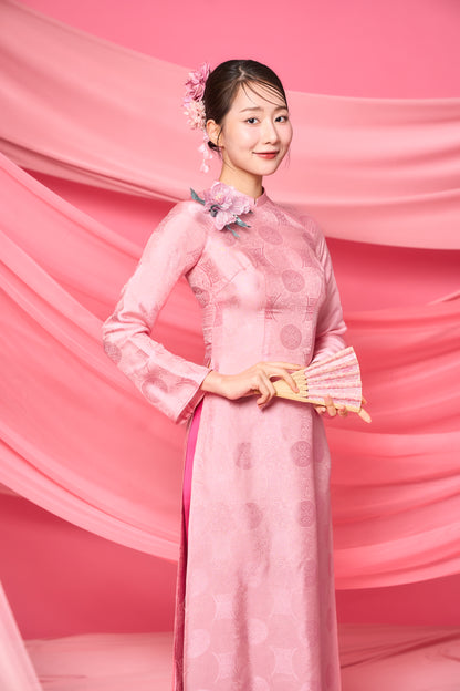 Tho Trien Hong: Ao Dai