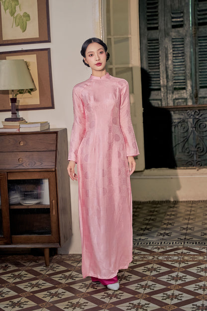 Tho Trien Hong: Ao Dai